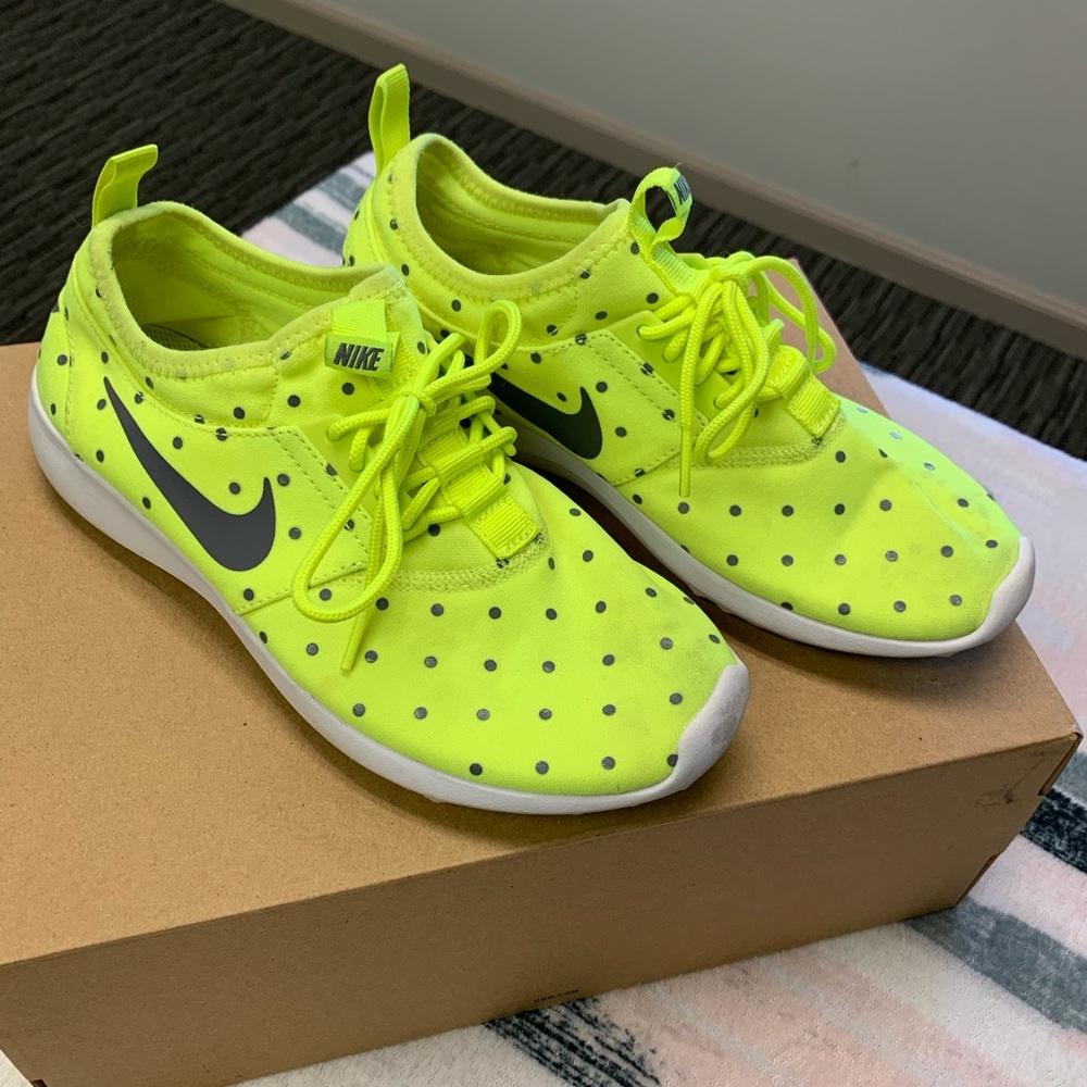 Nike Running Shoes Size 7
